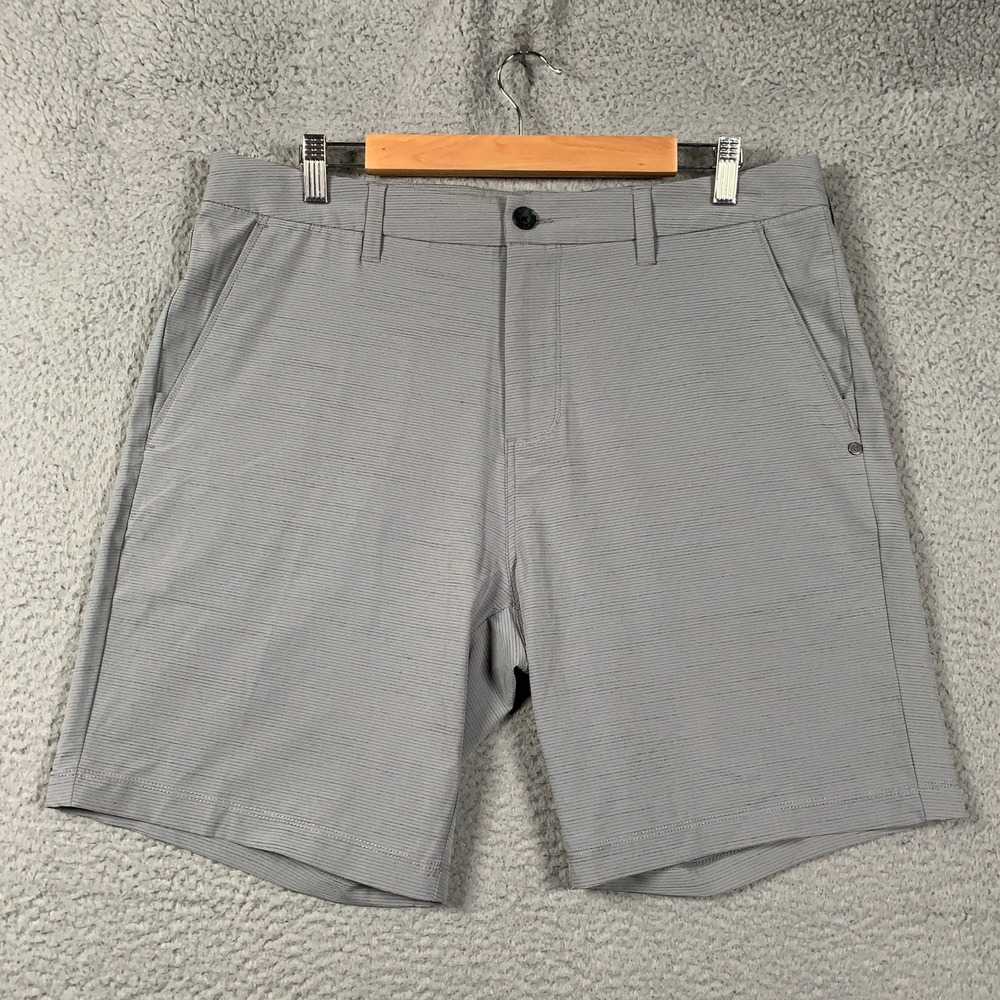 Vuori Pebble Short Shorts Men 34 Grey Casual Performance Stretch Microstripe New